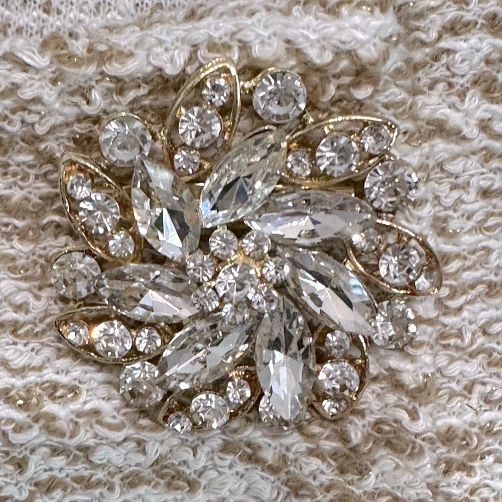 #3) NWT. JM Collection Stunning women’s Topper with brooch  L/XL oatmeal color - Picture 7 of 10